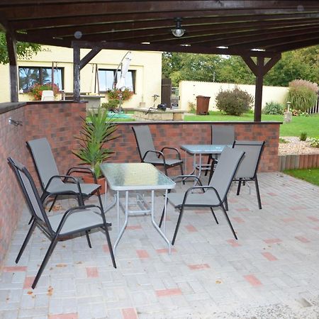 Apartmany Nad Parkem Broumov Exterior photo
